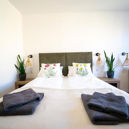 Apartamento Cztery Pory Roku Wiele Exterior foto