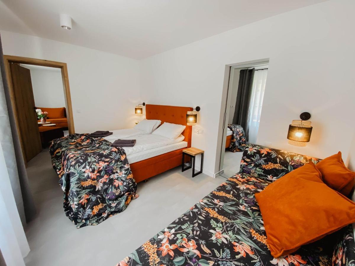 Apartamento Cztery Pory Roku Wiele Exterior foto