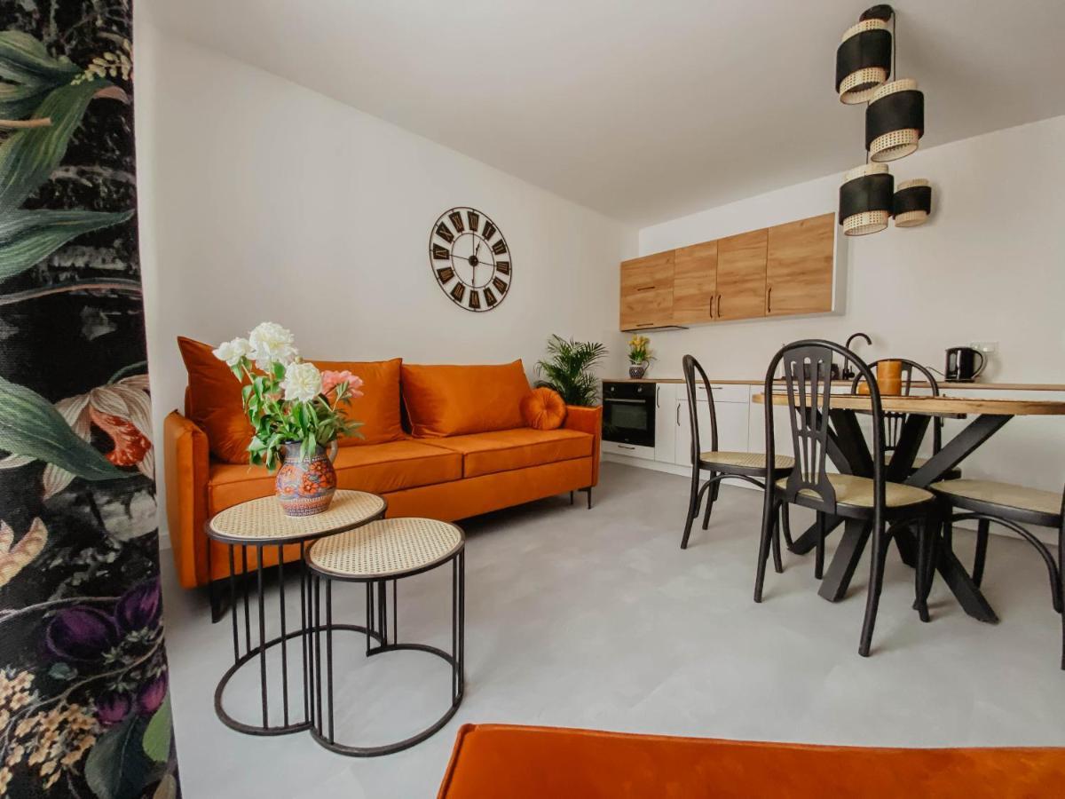 Apartamento Cztery Pory Roku Wiele Exterior foto