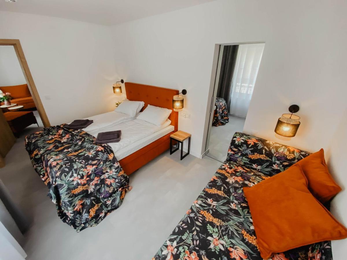 Apartamento Cztery Pory Roku Wiele Exterior foto