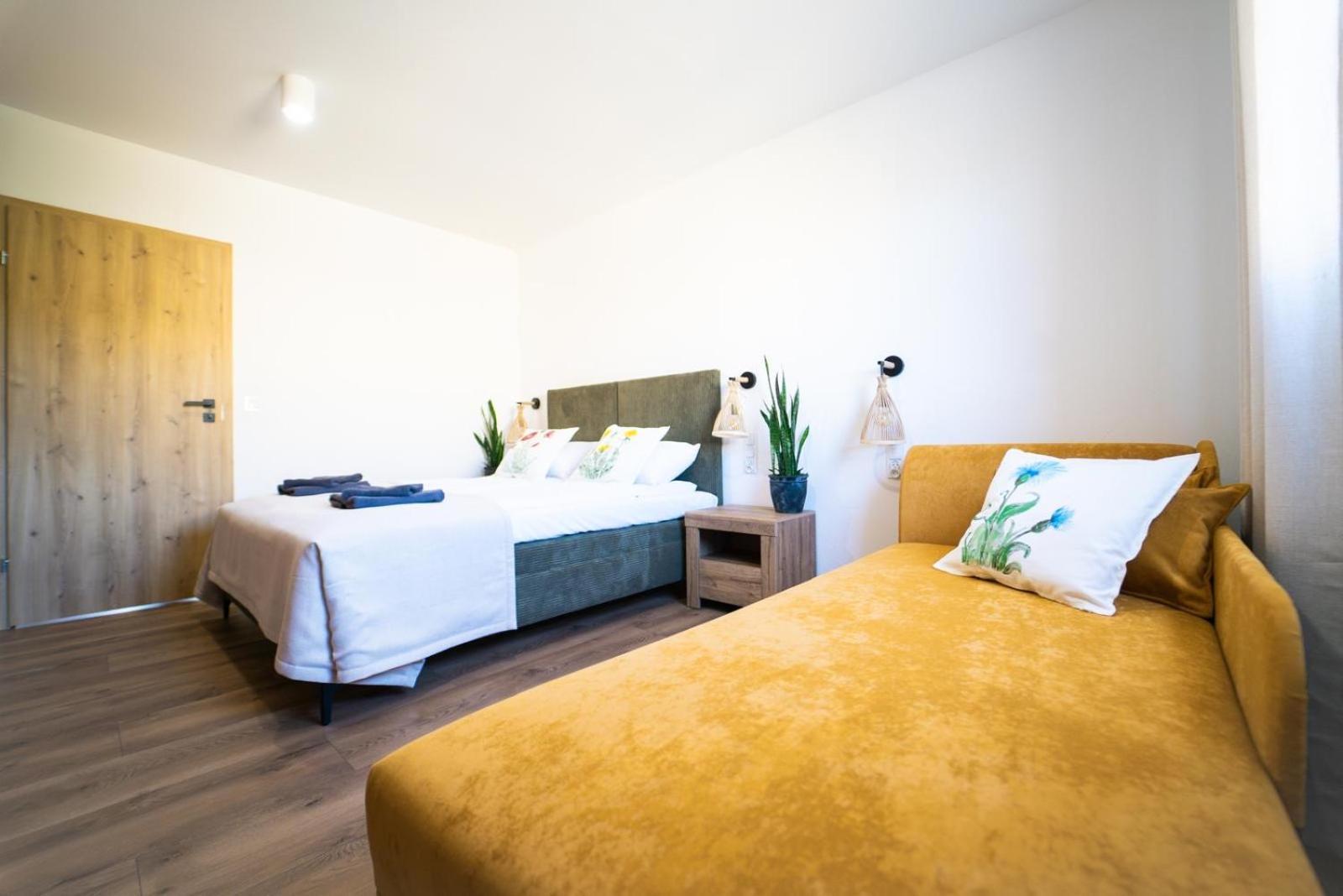 Apartamento Cztery Pory Roku Wiele Exterior foto