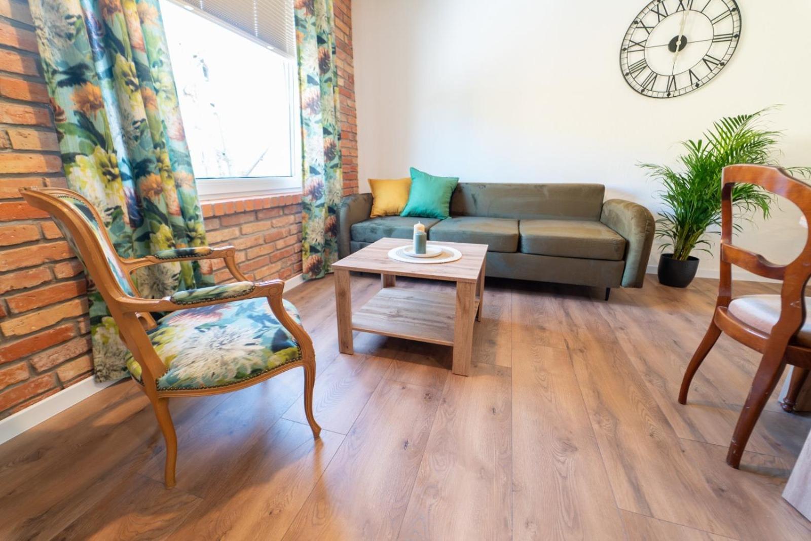 Apartamento Cztery Pory Roku Wiele Exterior foto