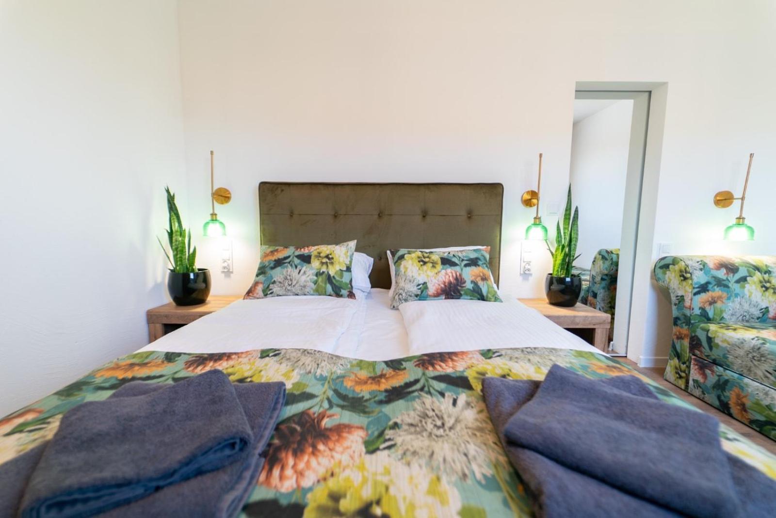 Apartamento Cztery Pory Roku Wiele Exterior foto
