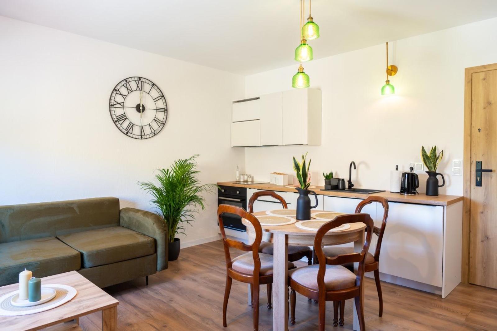 Apartamento Cztery Pory Roku Wiele Exterior foto